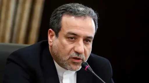 وزير خارجية إيران: المعتدون الأمريكيون ينطلقون من أراضي أصدقائنا العرب ليستهدفوا الأطفال والأبرياء