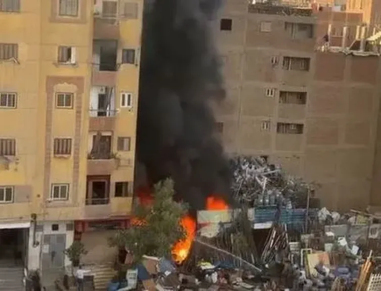السيطرة على حريق مخزن خردة في العمرانية