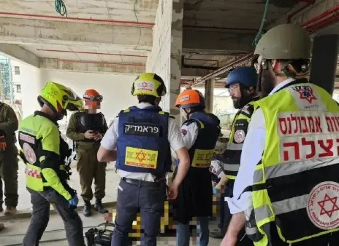 إصابات خطيرة في إسرائيل بعد هجوم صاروخي يُشتبه بأنه قنبلة عنقودية