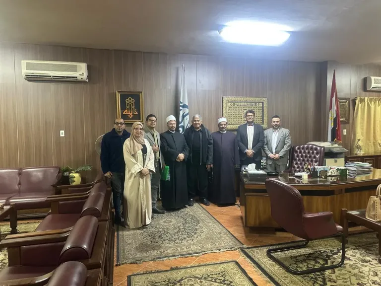 د.الهواري ود شمس الدين يكرمون حفظة القرآن بمعاهد الفراعنة العليا