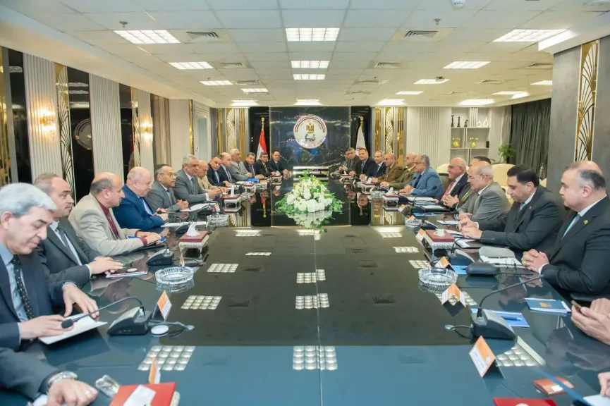 ”الإنتاج الحربي” و”العربية للتصنيع” تبحثان سبل إقامة مصنع لإنتاج السهام والألعاب النارية