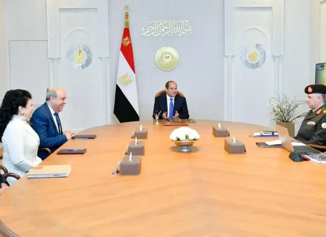 الرئيس السيسي يبحث تأثير الحرب الجارية على شركات الطيران المصرية