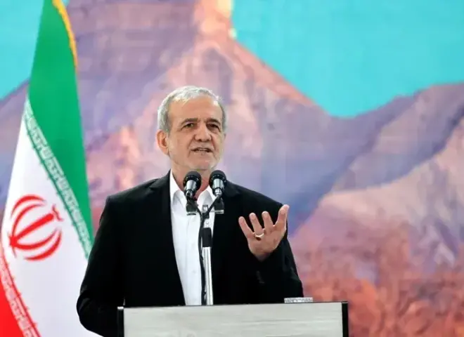 بزشكيان: من يراوده الوهم بالقضاء على إيران لا يعرف شيئا عن التاريخ