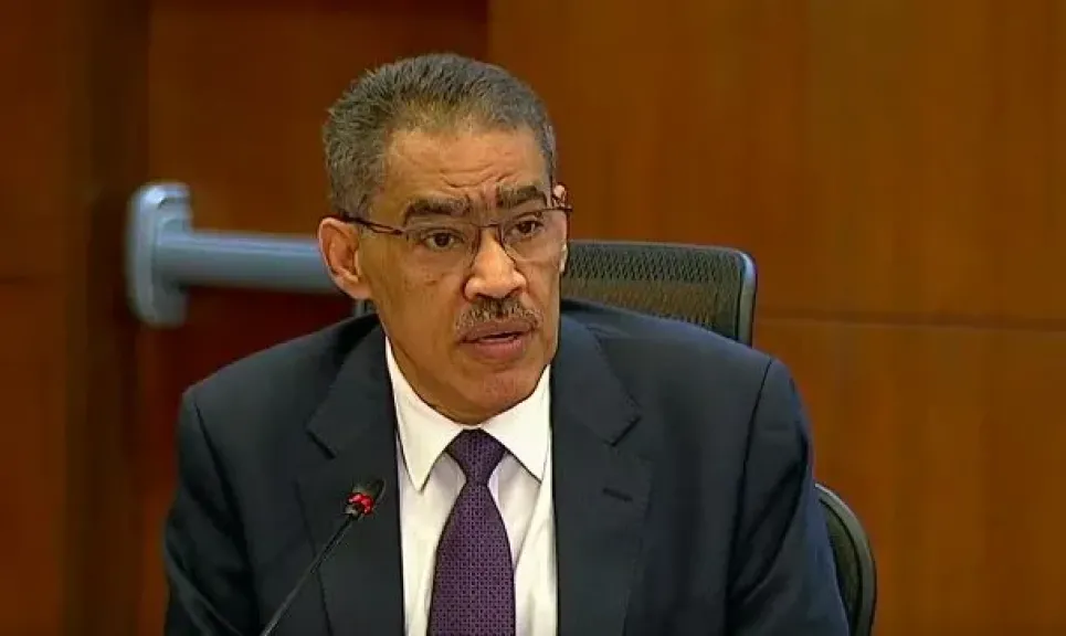 المضطر يركب الصعب.. وزير الدولة للإعلام يعلق على قرار زيادة سعر البنزين