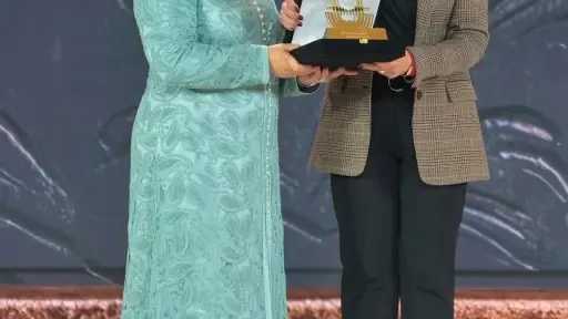 انتصار السيسي تكرّم مي زين الدين تقديرًا لدورها في تمكين ذوي الإعاقة ودعم الرياضة البارالمبية