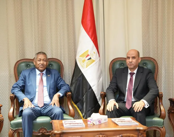 وزير العمل يلتقي السفير السوداني بالقاهرة لبحث التعاون في تدريب الكوادر السوادنية وتأهيلها لسوق العمل السوداني