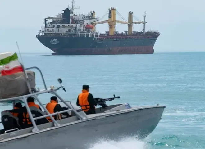 القيادة المركزية الأمريكية تدعي تدمير أكثر من 100 سفينة حربية إيرانية