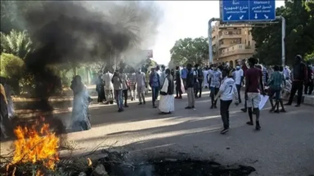 السودان.. حريق يدمر 130 مأوى بمخيم للنازحين في شمال دارفور