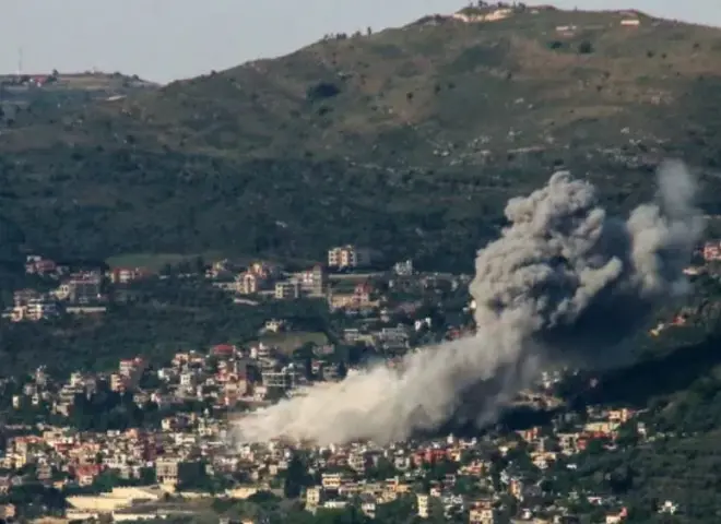 حزب الله يقصف مستوطنة كريات شمونة الإسرائيلية بالصواريخ