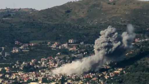 حزب الله يقصف مستوطنة كريات شمونة الإسرائيلية بالصواريخ