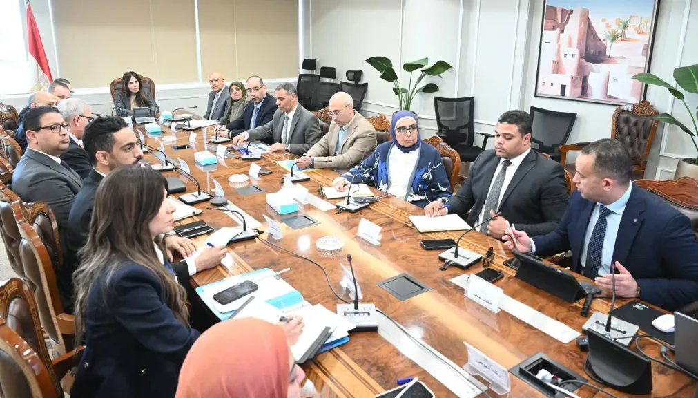 وزيرة الإسكان تتابع الموقف التنفيذي وتسليم الوحدات بالأبراج الشاطئية وكومباند ”مزارين” بمدينة العلمين الجديدة