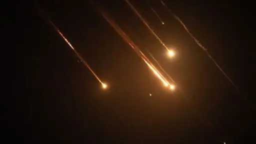 جيش الاحتلال: حزب الله أطلق قذائف صاروخية نحو عدة مناطق بإسرائيل