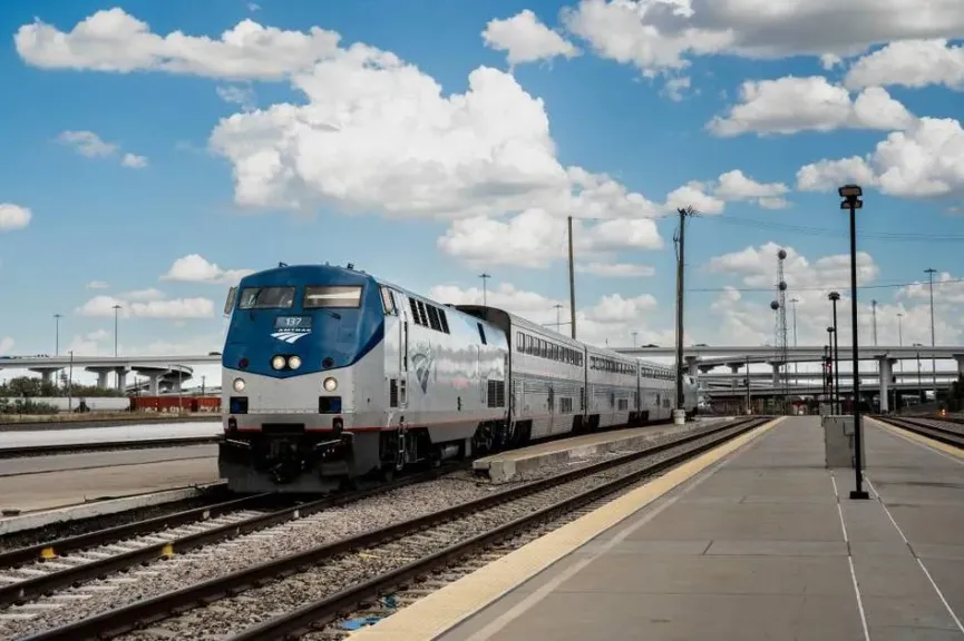 مسئولو النقل في نيويورك يقاضون إدارة ترامب لاستئناف تمويل مشروع شبكة قطارات الأنفاق