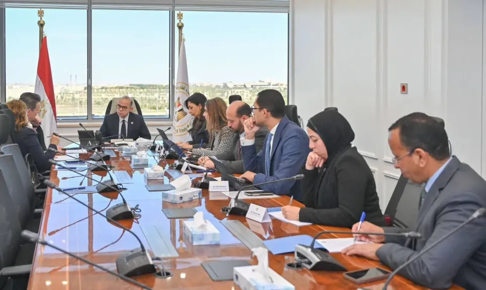 وزير الاستثمار يبحث مع البنك الأوروبي توسيع آفاق الشراكة في صناديق الاستثمار