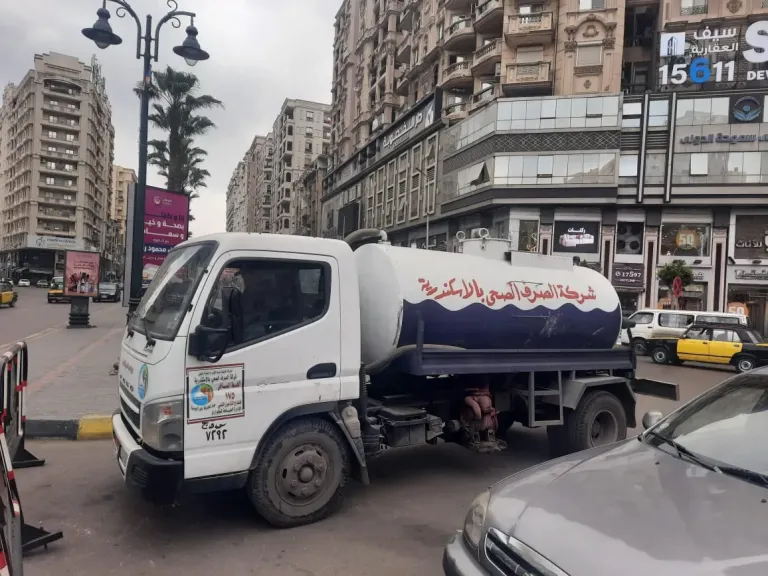 محافظ الإسكندرية يؤكد على رفع درجة الاستعداد لمواجهة تقلبات الطقس واضطراب الملاحة البحرية