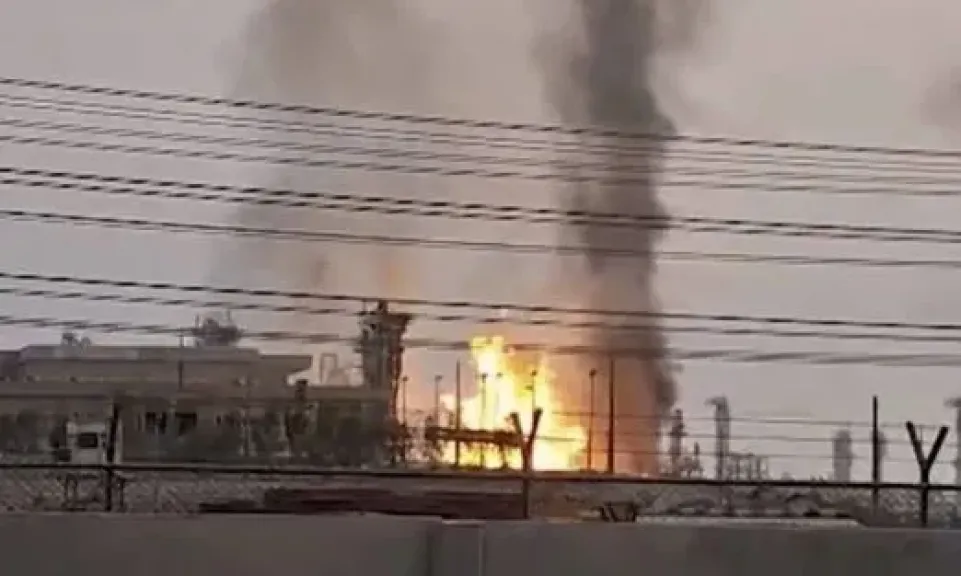 إيران تهدد أصول الطاقة في قطر والسعودية والإمارات بعد الهجوم على حقل غاز إيراني