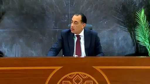 مدبولي يعلن حزمة إجراءات عاجلة لترشيد استهلاك الكهرباء.. وإغلاق المحال 9 مساء بدءا من 28 مارس