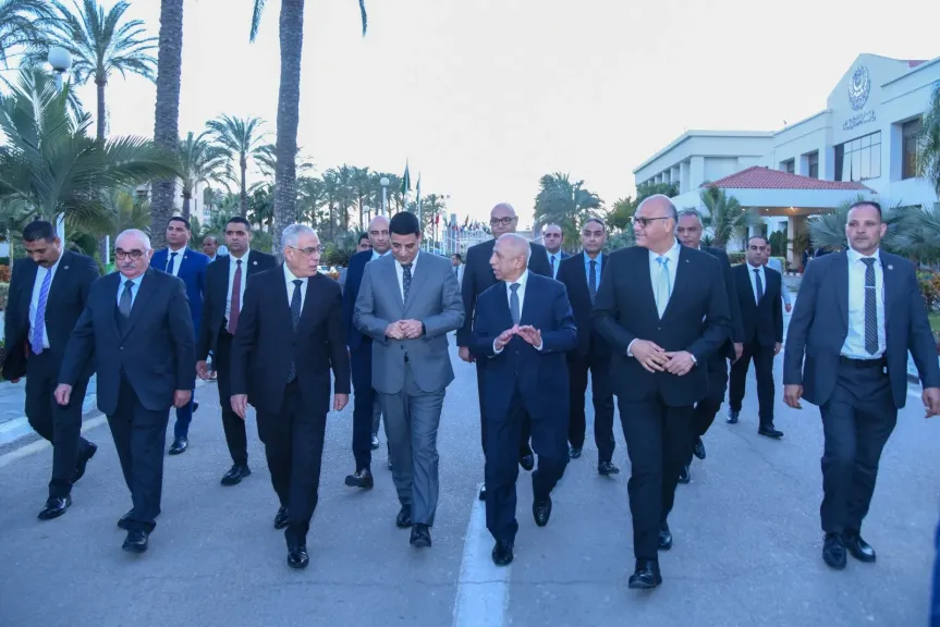 وزير النقل ومحافظ الإسكندرية يحضران حفل إفطار الأكاديمية العربية للنقل البحري
