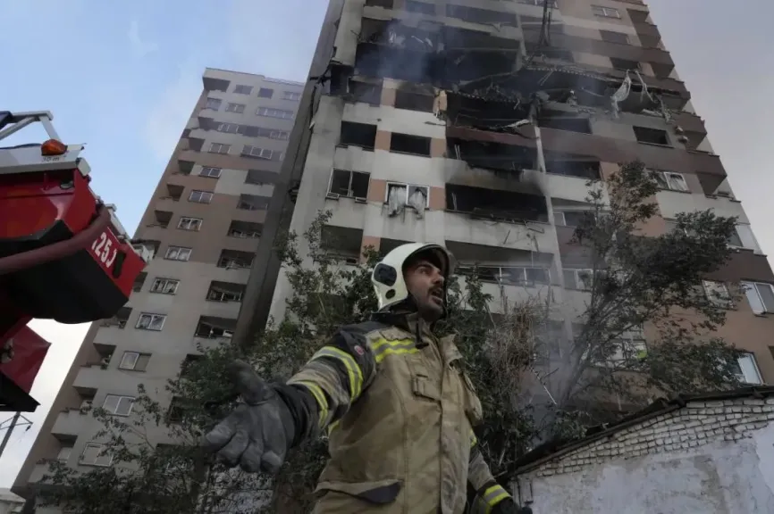 إيران تعلن مقتل 210 أطفال وتضرر عشرات الآلاف من المنشآت جراء الضربات الأمريكية الإسرائيلية