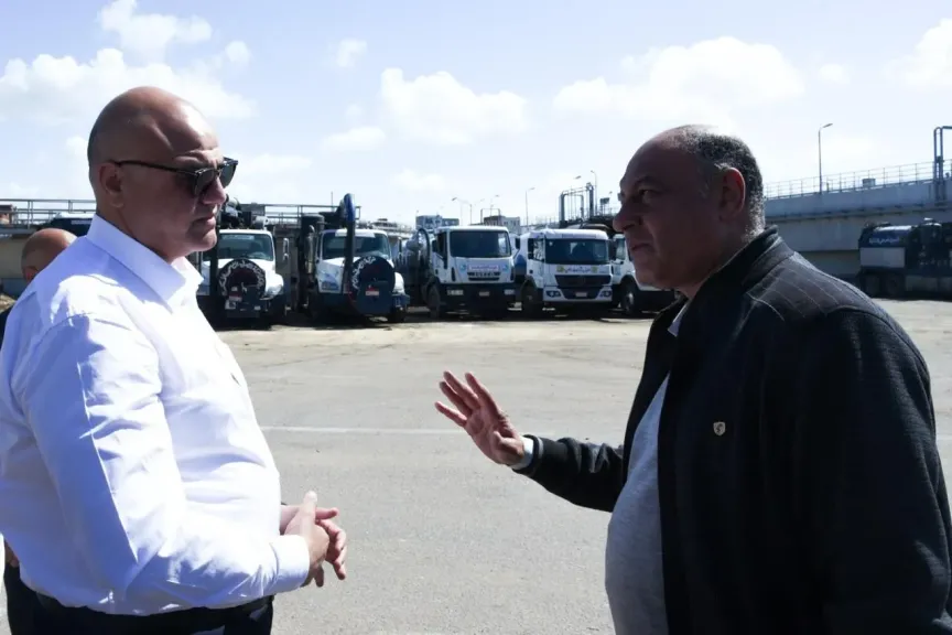 محافظ الإسكندرية:يتفقد محطة معالجة التنقية الشرقية ويتفقد معداتها لمواجهة النوة الحالية