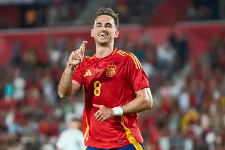 اتفاق وشيك.. باريس سان جيرمان يؤمن بقاء رويز حتى 2029