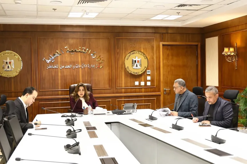 وزيرة التنمية المحلية تتابع جهود المحافظات في التعامل مع مياه الأمطار وسوء الأحوال الجوية