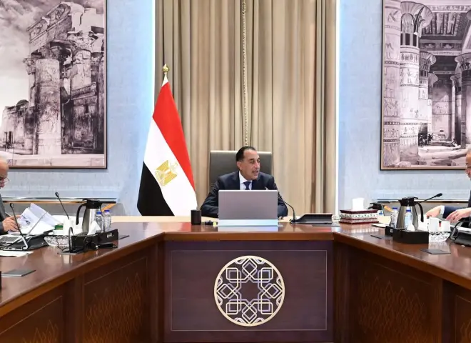 رئيس الوزراء يتابع إجراءات ترشيد استهلاك المواد البترولية والكهرباء