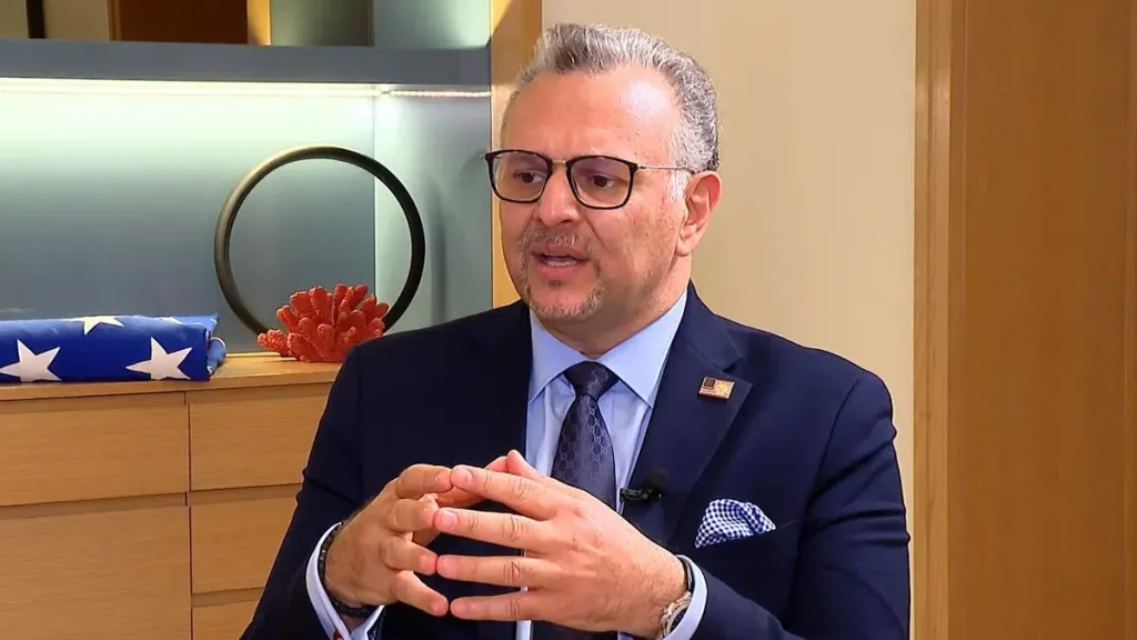 مستشار ترامب يشيد بجهود الرئيس السيسي في الملف الإيراني