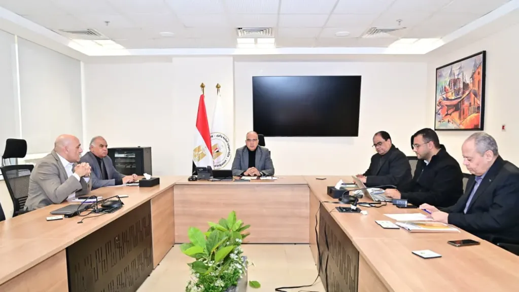 د. سويلم يتابع أعمال إزالة التعديات على مجرى نهر النيل ضمن quot;المشروع القومي لضبط النيلquot;