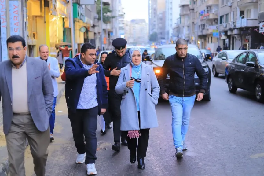 نائب المحافظ تتابع ميدانياً معدلات تنفيذ مشروع تطوير وتوسعة محور الحرية (شارع أبو قير)