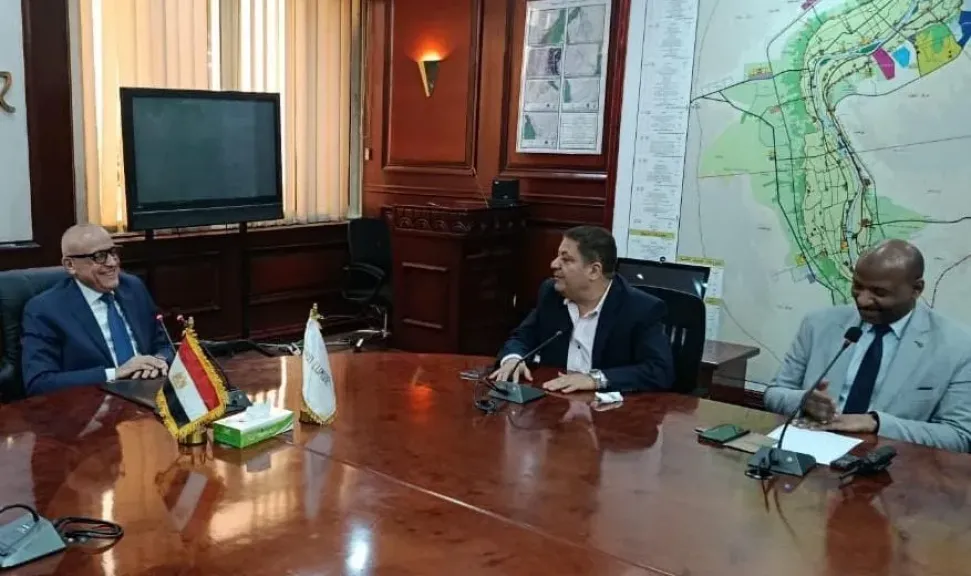 محافظ الأقصر يترأس اجتماعاً موسعاً لمتابعة استعدادات الدورة الخامسة عشرة لمهرجان الأقصر للسينما الإفريقية