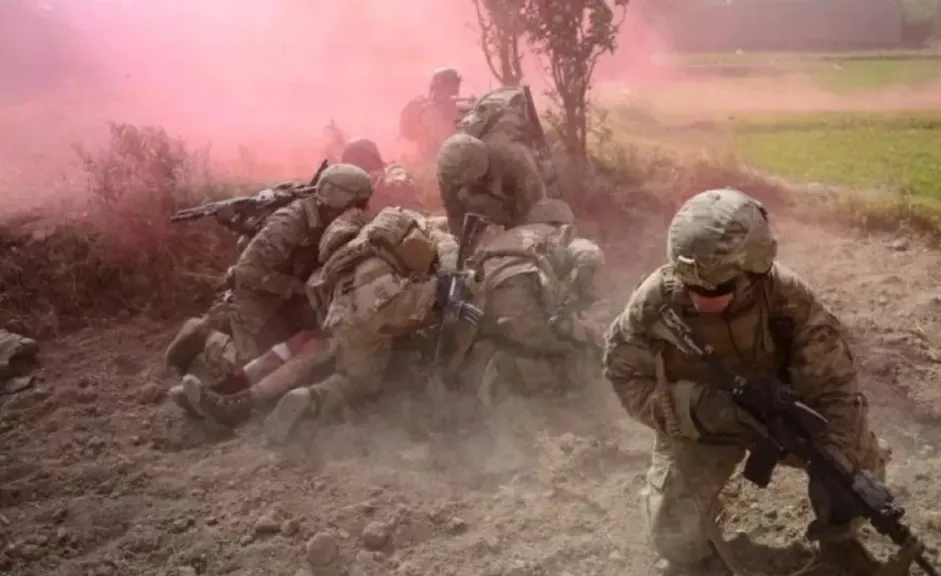 إيران تشن هجومًا بالصواريخ والطائرات على قاعدة أمريكية بالسعودية وإصابة أكثر من 20 جندي أمريكي