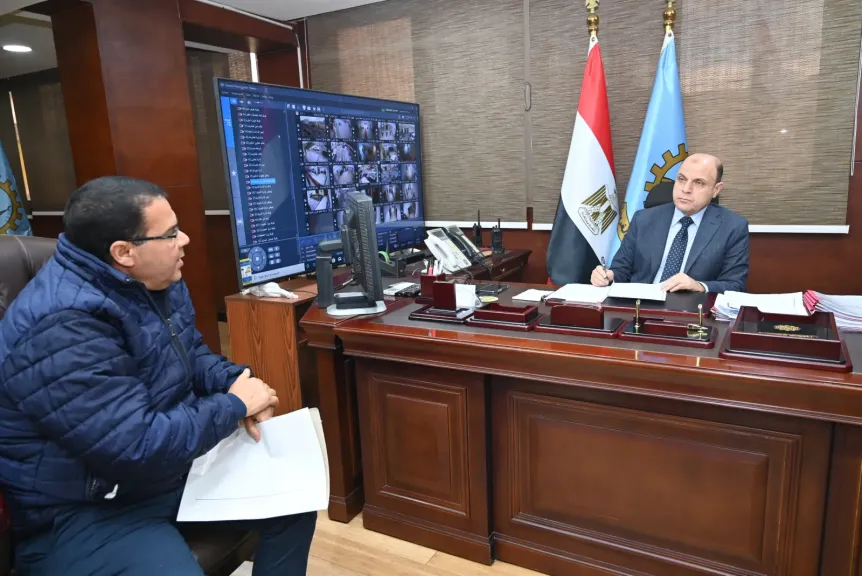 محافظ الغربية يجتمع بمديري  الحوكمة والرصد وشبكات المرافق لتعزيز كفاءة الأداء وتحسين الخدمات