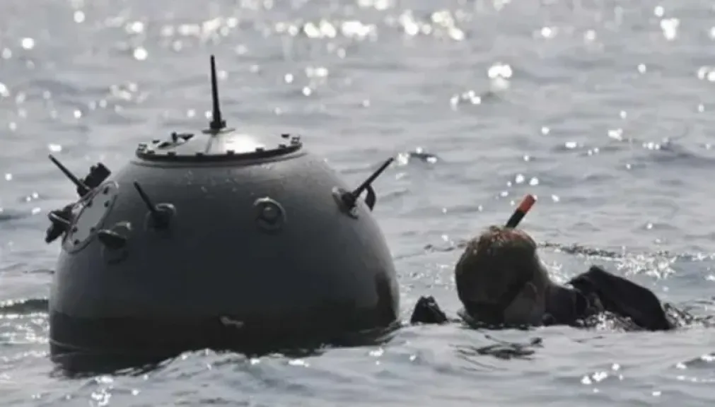 تزويد سفينة تابعة للبحرية البريطانية بطائرات مسيرة لكشف وإزالة الألغام لمهمة محتملة في مضيق هرمز