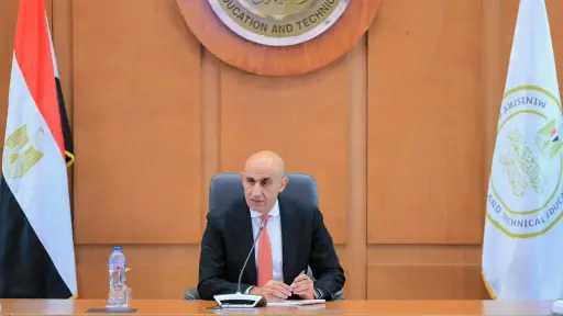 وزير التعليم يشدد على تعزيز الانضباط المدرسي ومتابعة انتظام حضور الطلاب