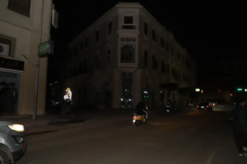 أحمد موسى مستنكرا غرق الشوارع في الظلام: هل رئيس الوزراء قال لكم ضلموا المحافظات؟ حرام