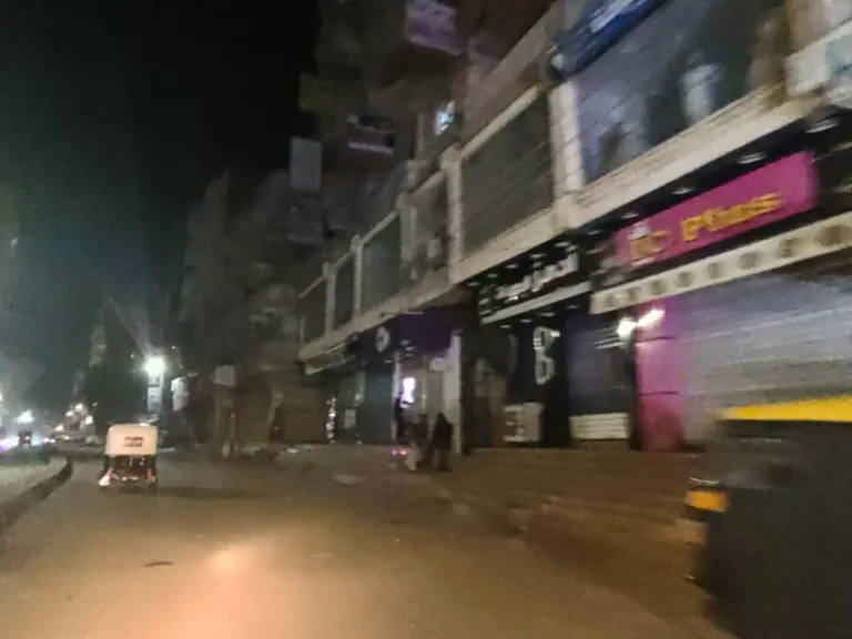 لليوم الثاني على التوالي.. محافظ الغربية يواصل متابعة تنفيذ قرار غلق المحال العامة