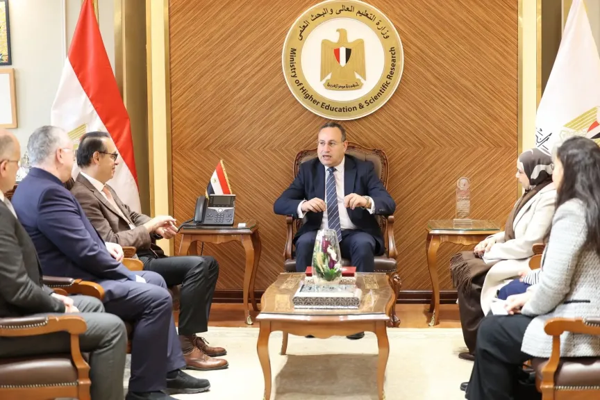 وزير التعليم العالي يبحث مع جامعة بون الألمانية آفاق التعاون الأكاديمي وبرامج التميز البحثي