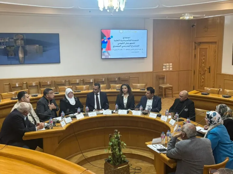 اللجنة التأسيسية للمهرجان القومي للمسرح المدرسي تجتمع بالمجلس الأعلى للثقافة
