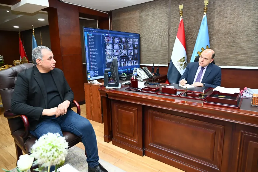 محافظ الغربية يجتمع بمديري  العمل والزراعة والطرق والنقل وهيئة الطرق والنقل لتعزيز كفاءة الأداء