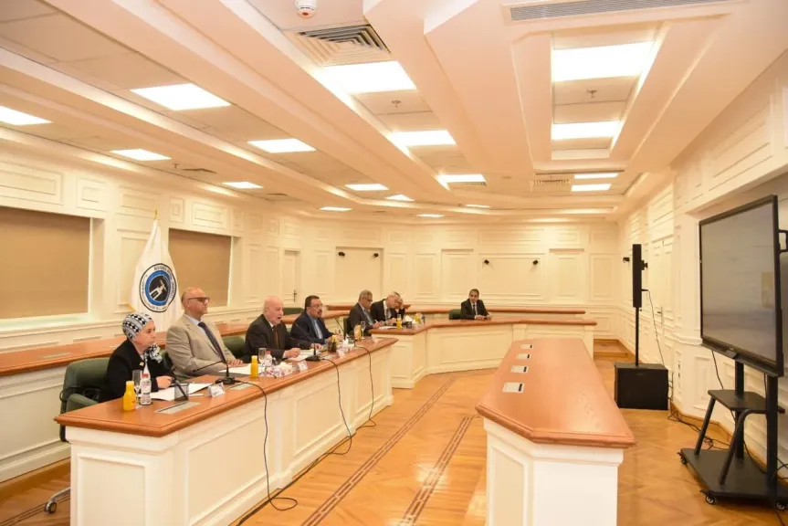 بحضور المحافظ: مجلس أمناء جامعة الإسكندرية الأهلية يستعرض الإنجازات والخطط المستقبلية