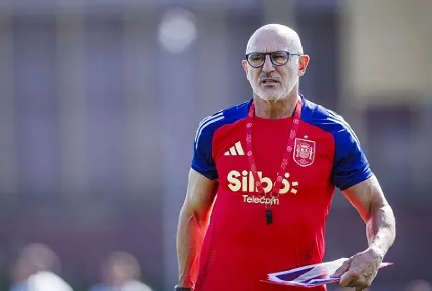 مدرب إسبانيا: مواجهة مصر ليست ودية.. ومشاركة يامال ضرورية