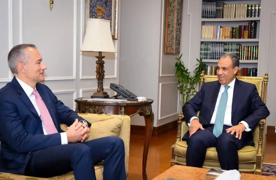 وزير الخارجية يبحث مع الممثل الأعلى لغزة تطورات الأوضاع في القطاع