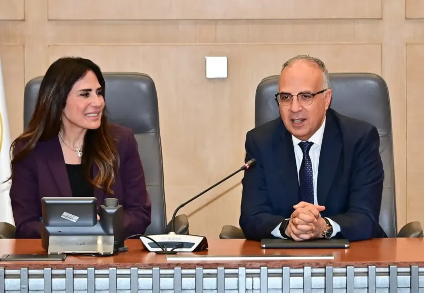 وزيرا الري والإسكان يبحثان سبل تعزيز التعاون بين الوزارتين