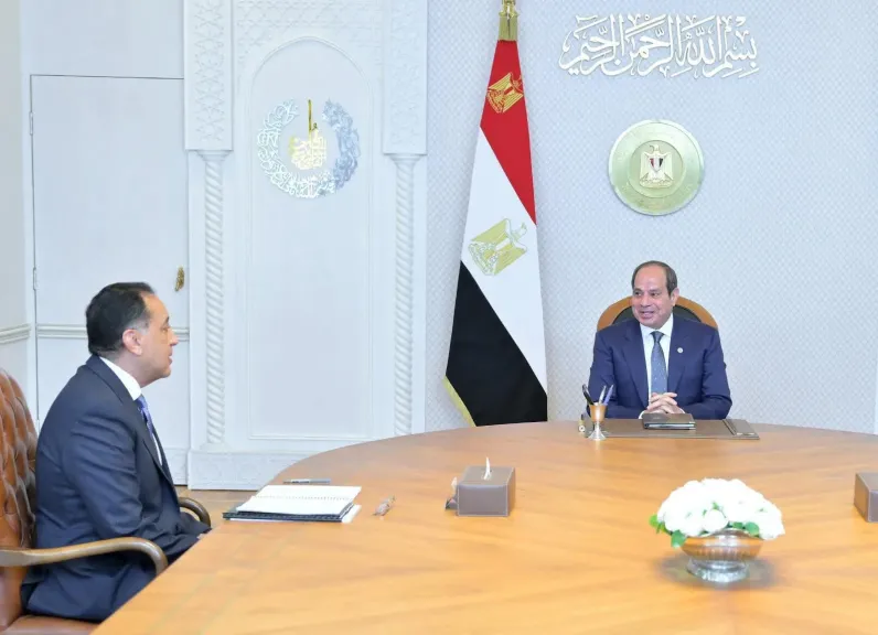 الرئيس السيسي يؤكد على ضرورة تحسين الوضع الاقتصادي