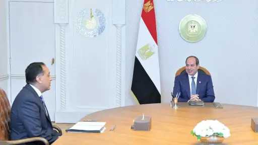 الرئيس السيسي يؤكد على ضرورة تحسين الوضع الاقتصادي