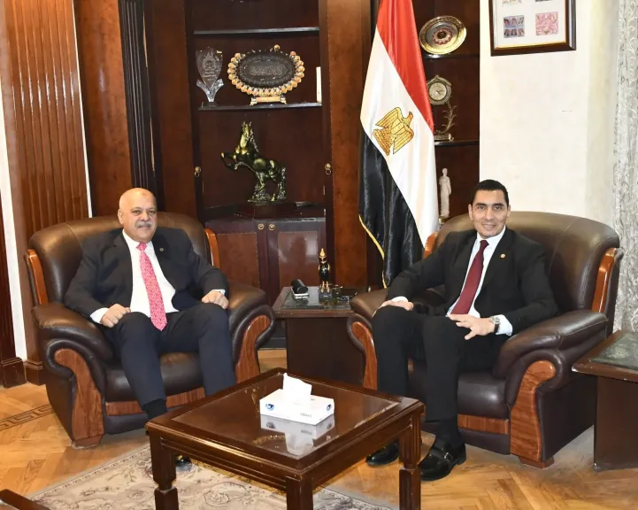 وزير الشباب يجتمع مع رئيس اتحاد الرماية لبحث خطة العمل والبطولات المقبلة