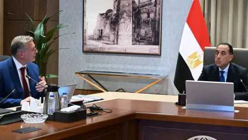 رئيس الوزراء يلتقي وزير البترول والثروة المعدنية لاستعراض عددٍ من ملفات عمل الوزارة