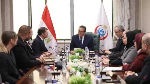 وزير الصحة يستقبل ممثلي “إدواردز لايف ساينسز” و”كابيتال آيز” لبحث التعاون في علاج أمراض القلب