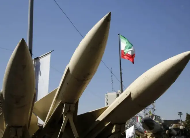 القناة الـ13: المنظومة العسكرية في إيران لا تزال تعمل بكفاءة وقادرة على استهدافنا